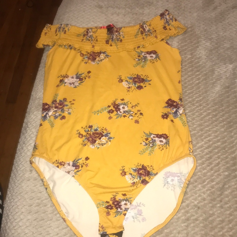 Shirt that buttons up